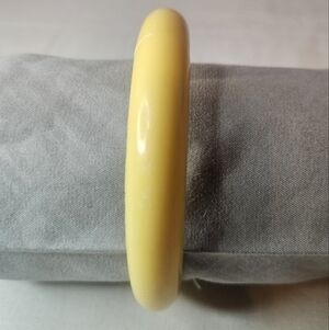 Vintage Butterscotch Yellow Bangle